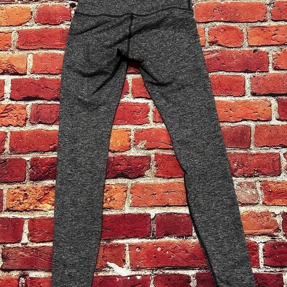 Lululemon leggings size 6 - Picture 8 of 10